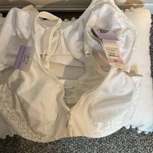 NWT: 2 Olga White Full-Coverage Lace Bras 36D